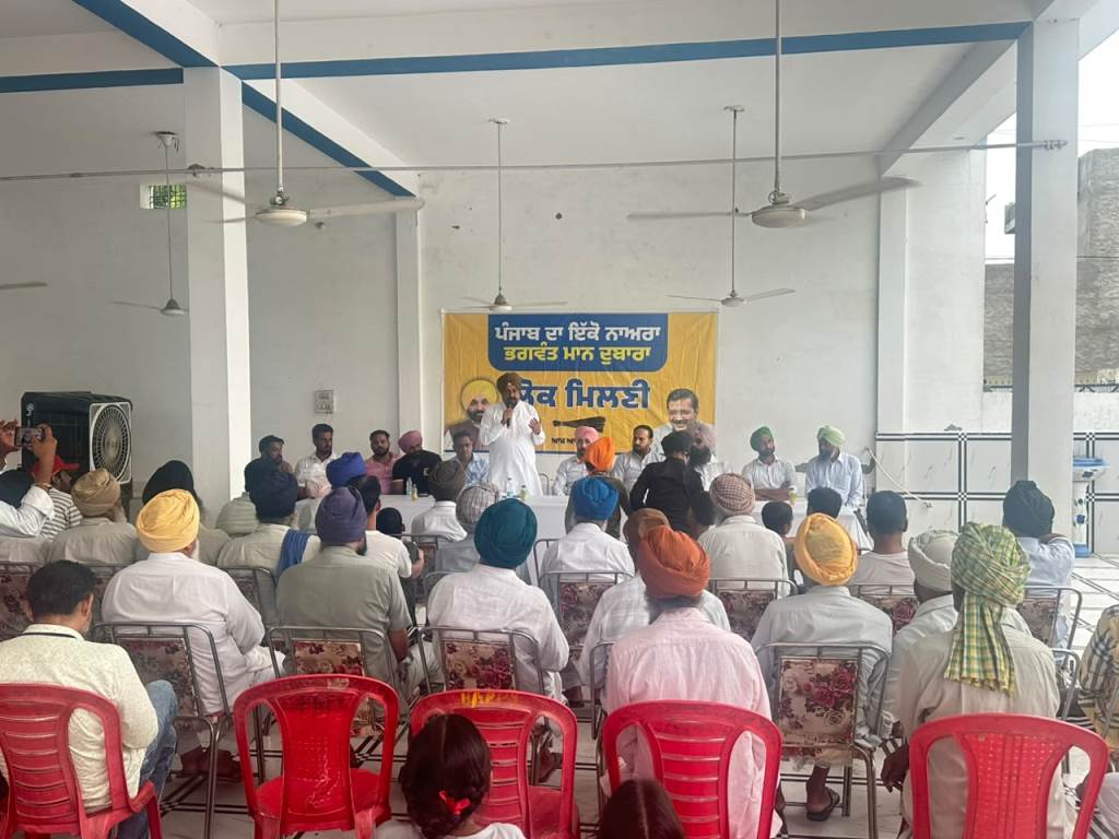 ਪਿੰਡ ਬੱਲਮਗੜ੍ਹ ਵਿਖੇ ਲੋਕ ਮਿਲਣੀ ਦੌਰਾਨ ਚੇਅਰਮੈਨ ਦਲਵੀਰ ਸਿੰਘ ਢਿੱਲੋਂ ਨੇ ਸੁਣੀਆਂ ਲੋਕਾਂ ਦੀਆਂ ਮੁਸ਼ਕਲਾਂ